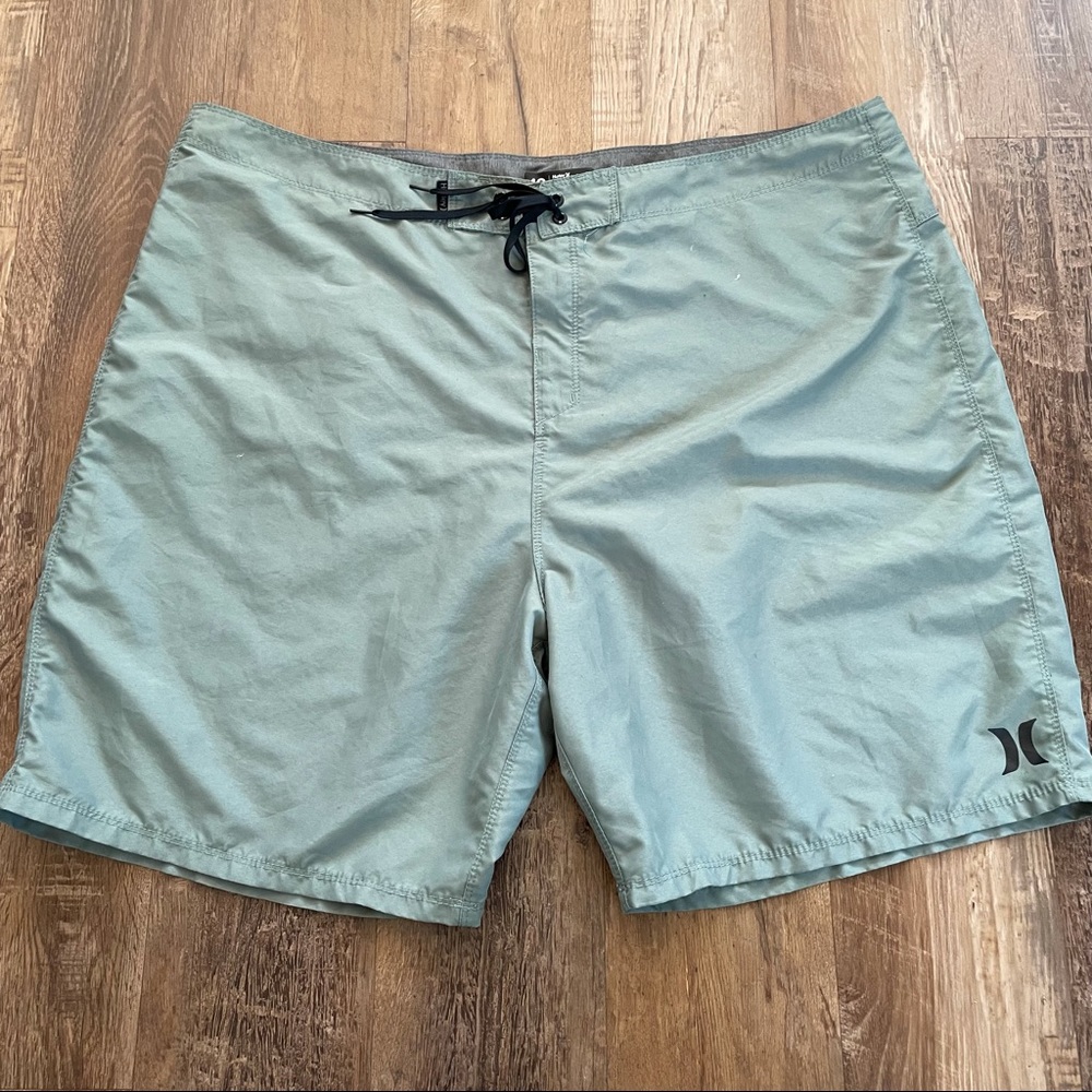Hurley green swim trunks 42